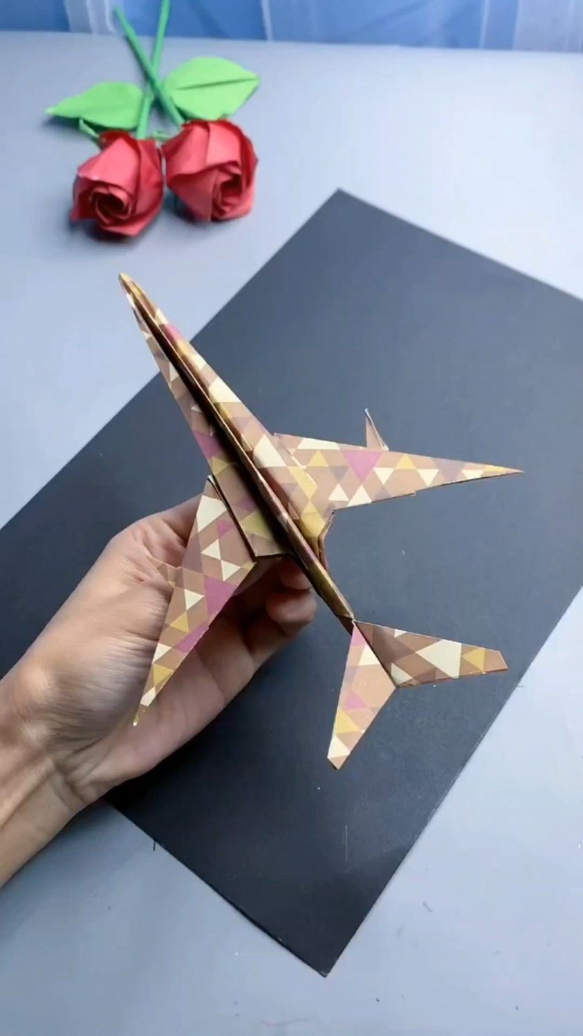 How to fold paper airplanes (how to fold paper airplanes?)
